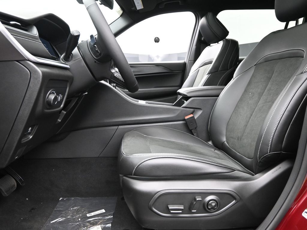 2025 Jeep Grand Cherokee Altitude X photo 14
