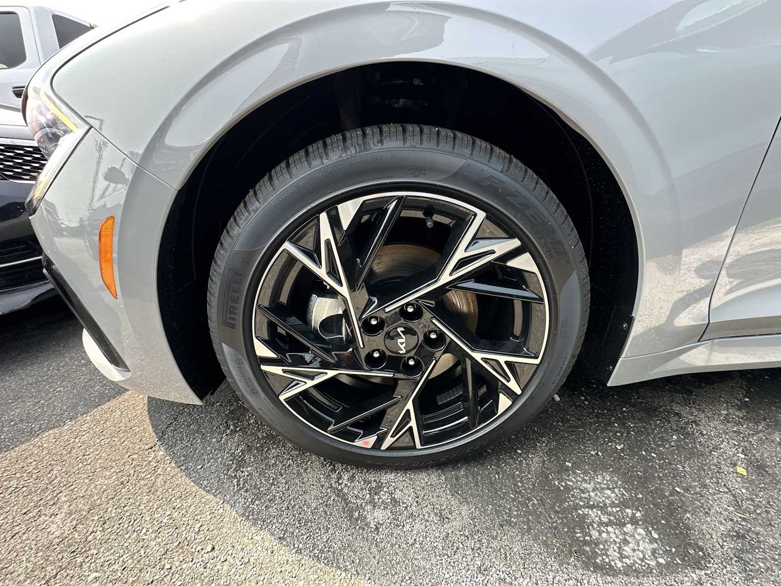 2025 Kia K5 GT-Line photo 2