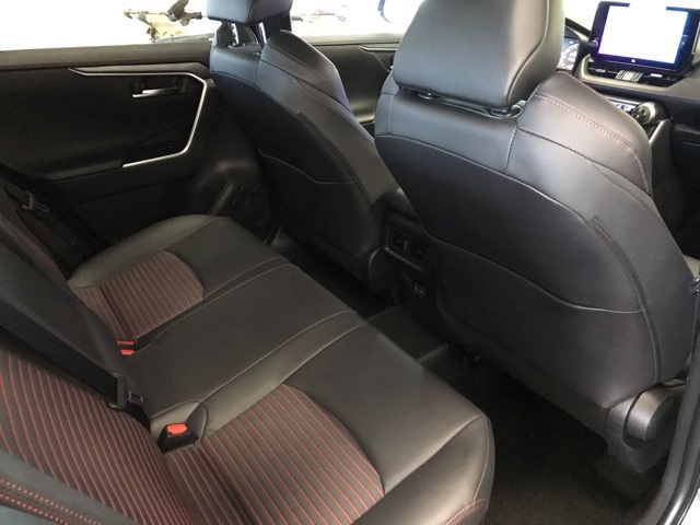 2025 Toyota RAV4 Hybrid XSE photo 13