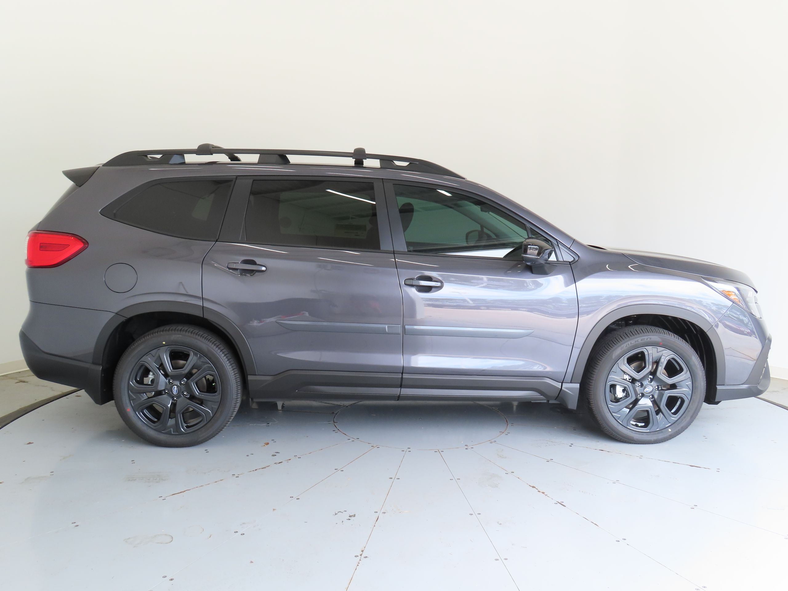 2025 Subaru Ascent Onyx Edition Touring photo 2