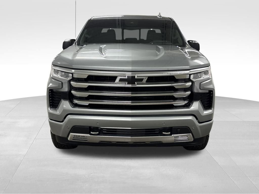 2026 Chevrolet Silverado 1500 High Country photo 3