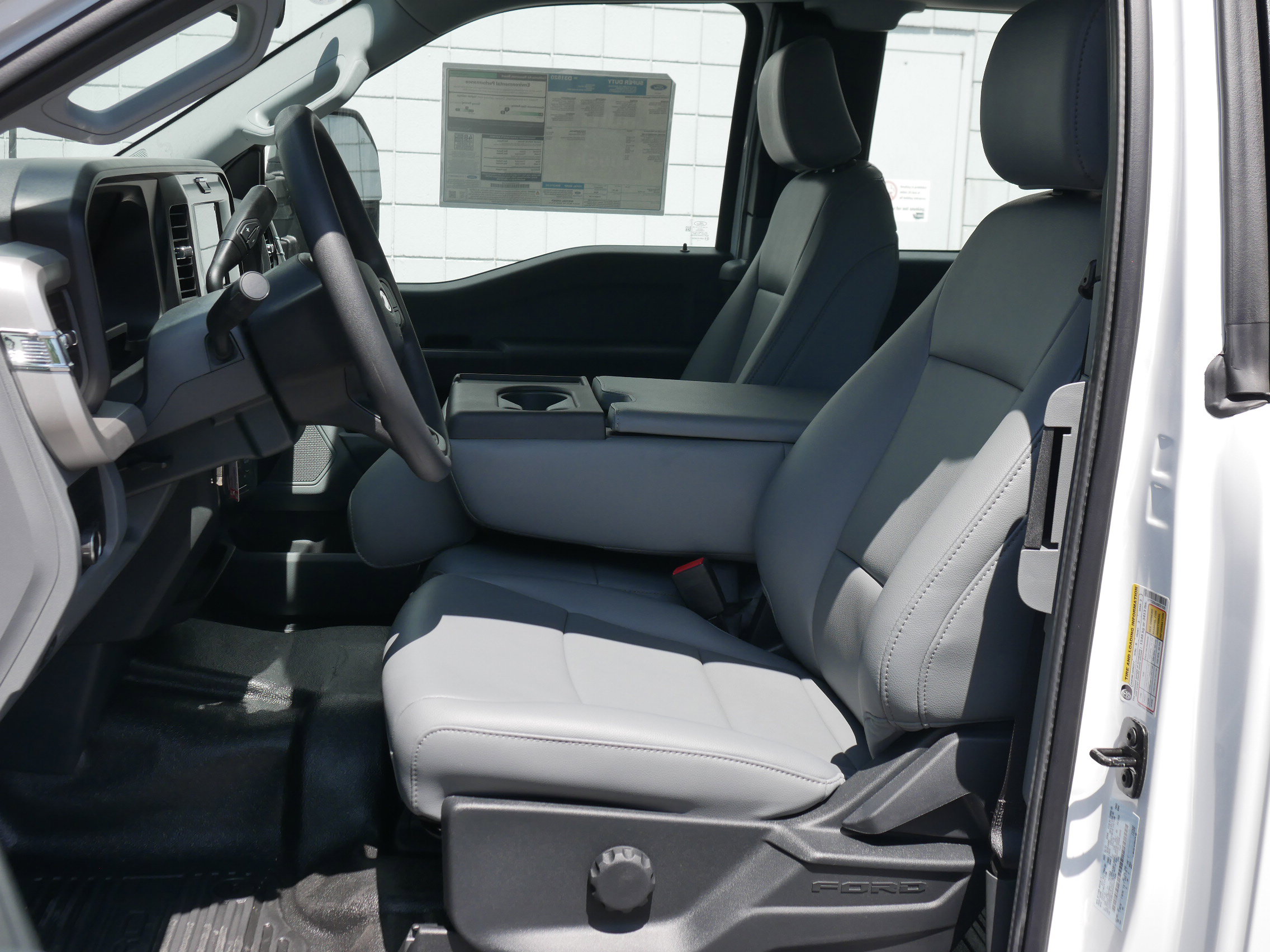 2025 Ford F-250 XL photo 2