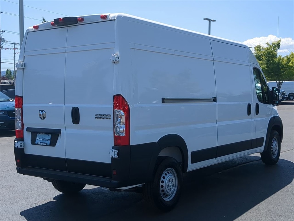 2025 Ram ProMaster 2500 photo 4