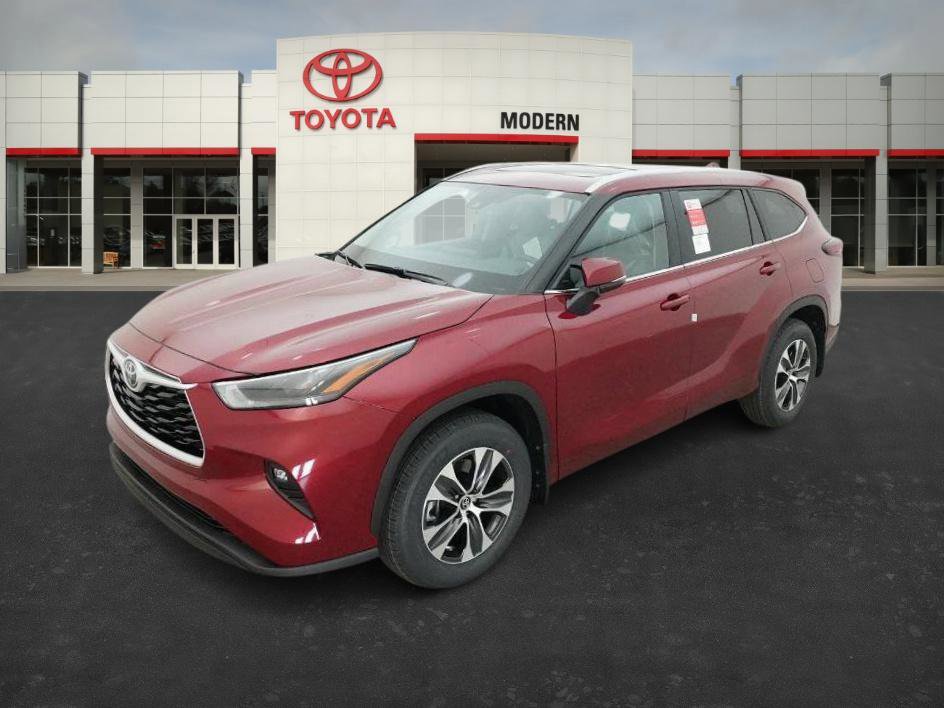 2026 Toyota Highlander XLE's photo