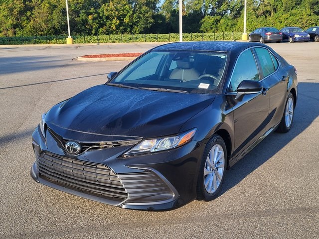 2023 Toyota Camry LE photo 6