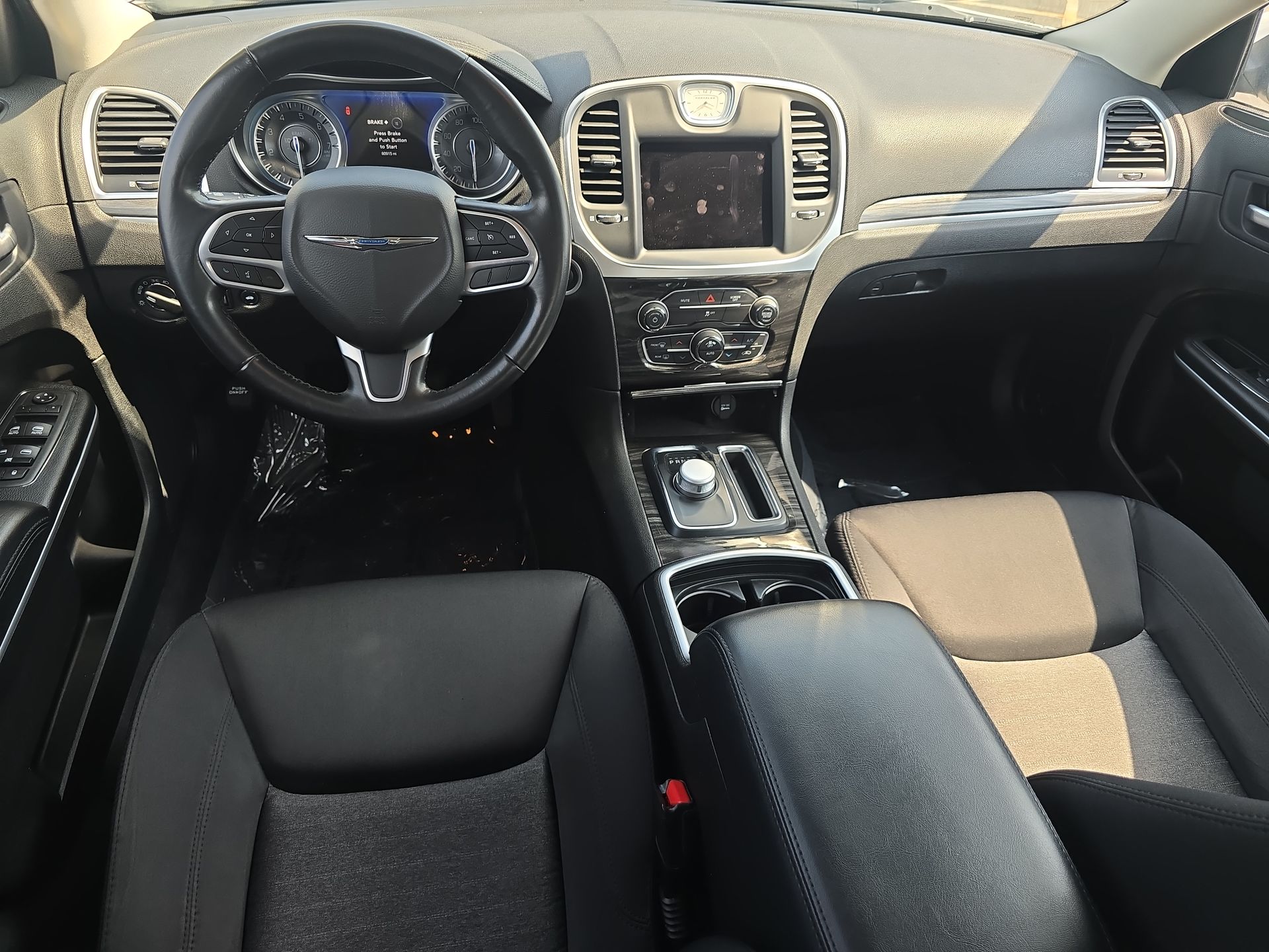 2022 Chrysler 300 Touring photo 44