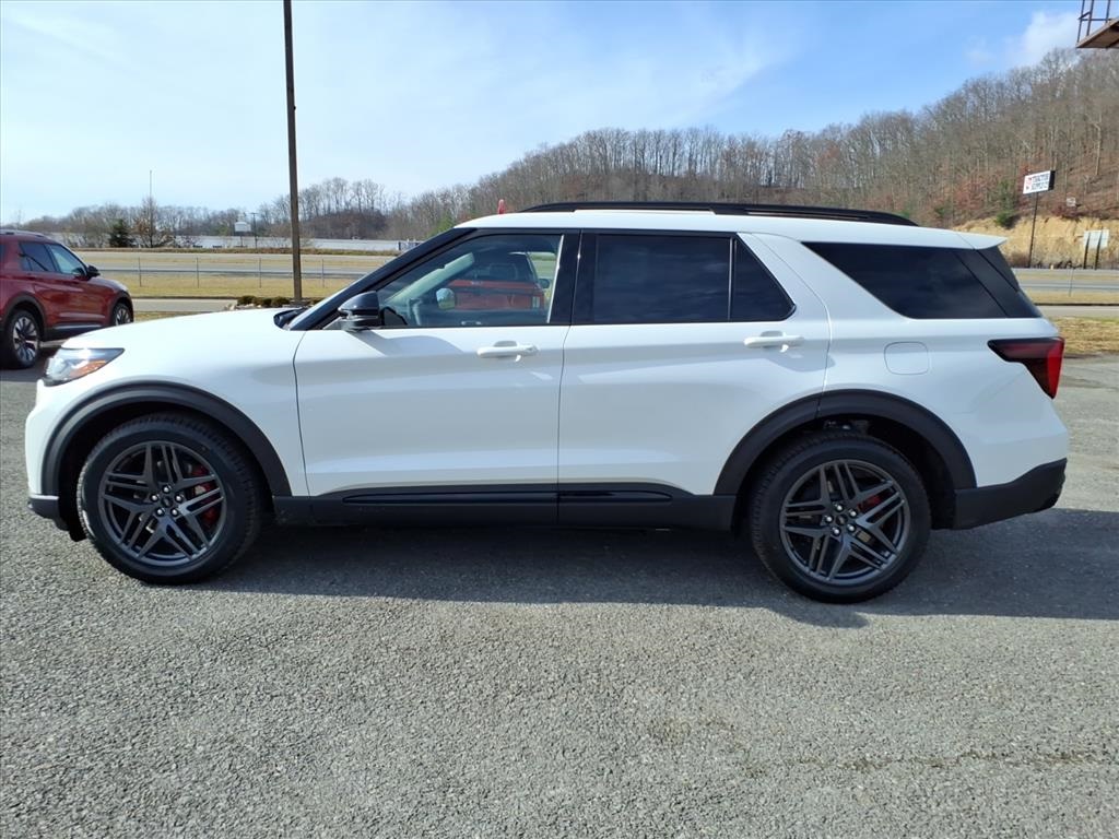 2026 Ford Explorer ST photo 2