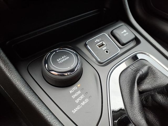 2023 Jeep Cherokee Altitude photo 25