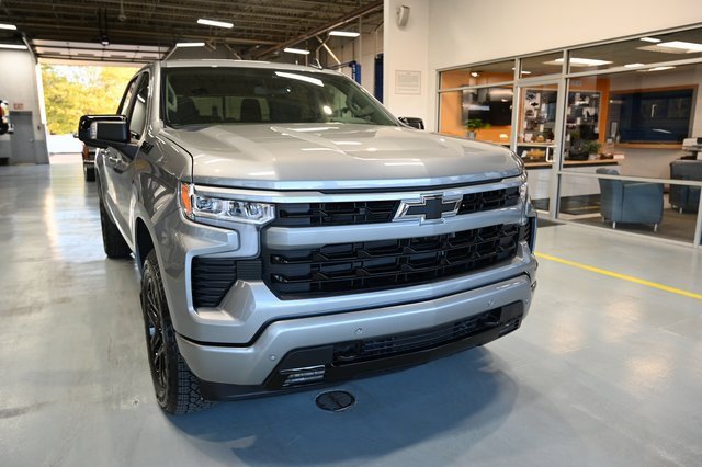 2026 Chevrolet Silverado 1500 RST photo 2
