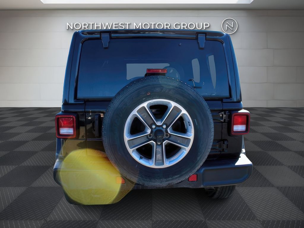 2023 Jeep Wrangler Sahara photo 5
