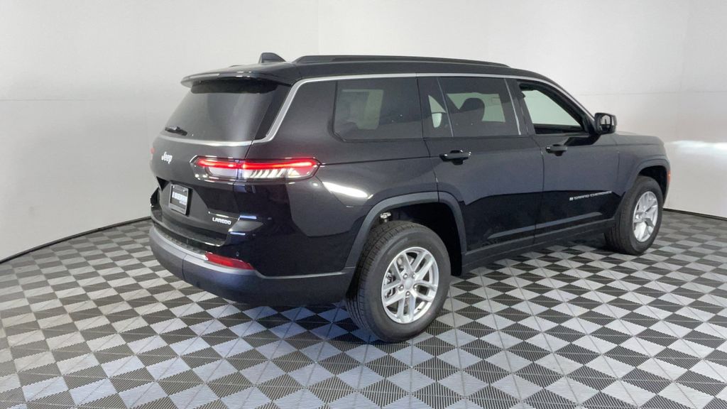 2025 Jeep Grand Cherokee Laredo X photo 4