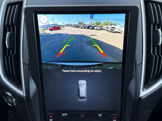 2022 Ford Edge SEL photo 30