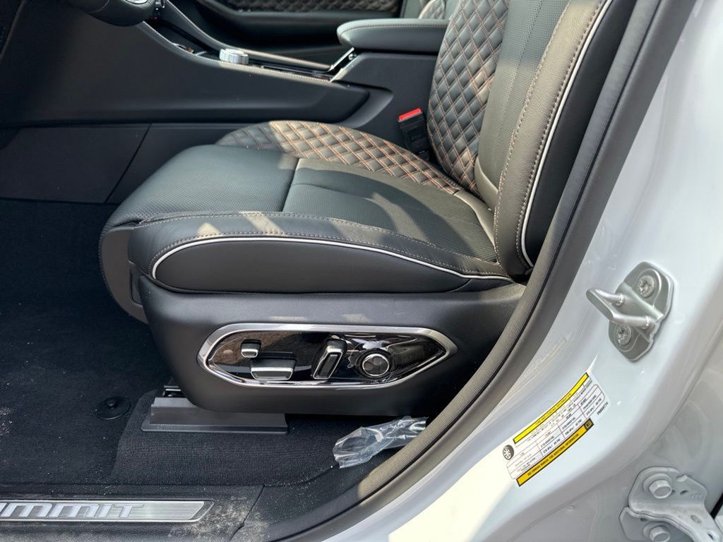 2023 Jeep Grand Cherokee Summit Reserve 4xe photo 23