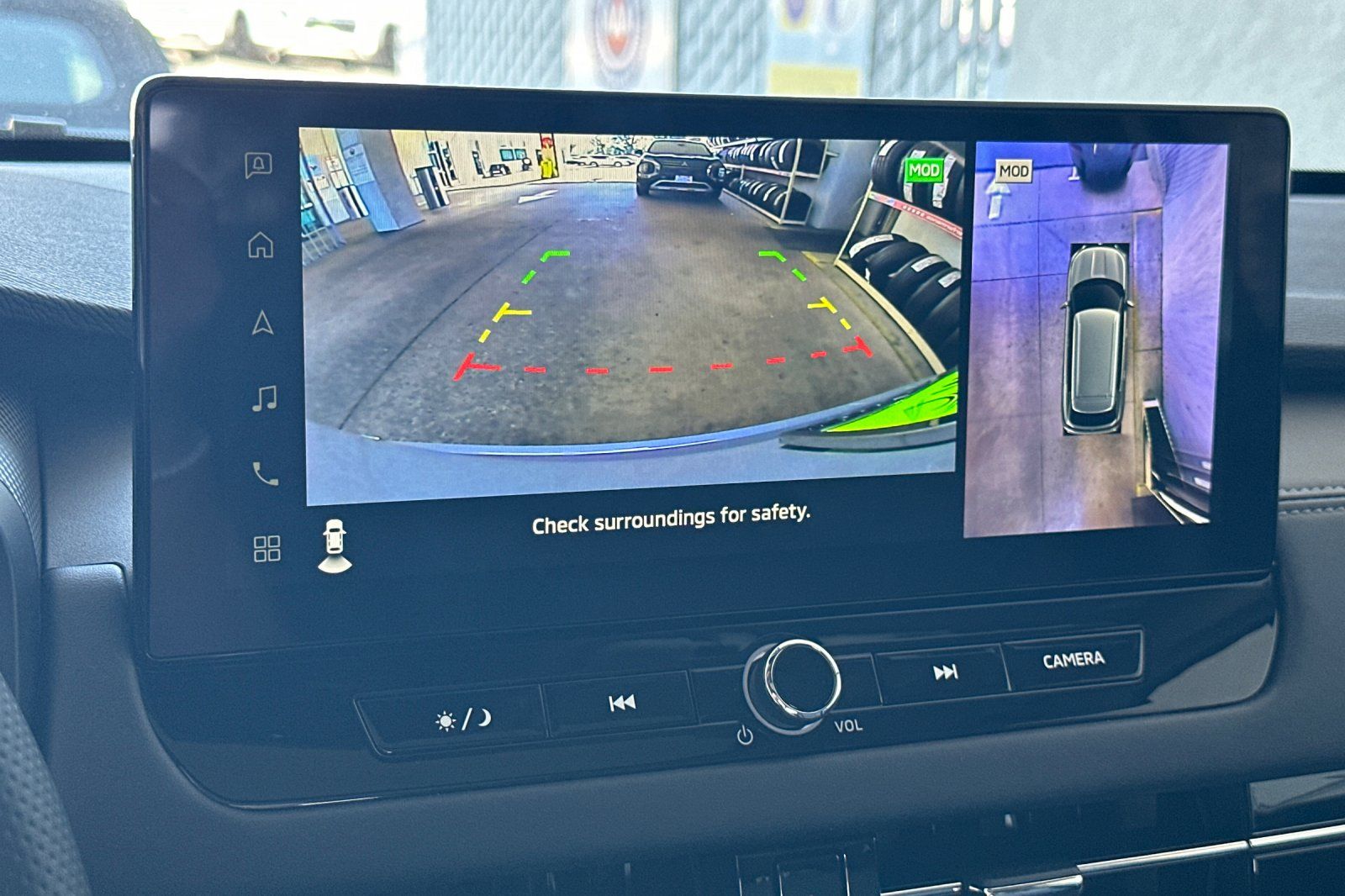 2025 Mitsubishi Outlander SE photo 18