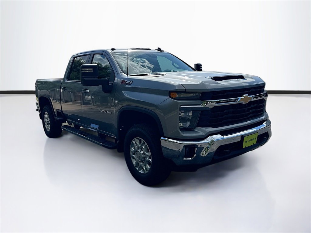 2025 Chevrolet Silverado 2500HD LT photo 3