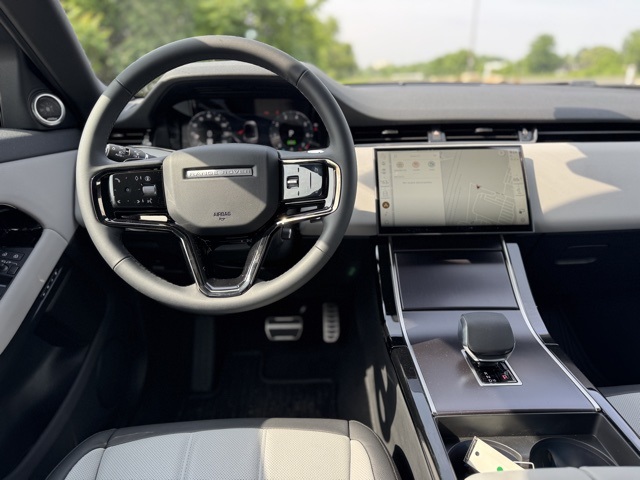 2026 Land Rover Range Rover Evoque Dynamic SE photo 13