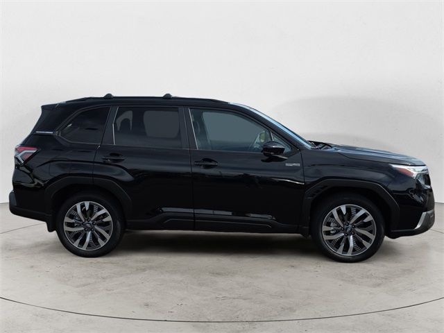 2025 Subaru Forester Touring photo 6