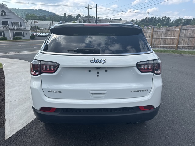 2022 Jeep Compass Limited photo 2
