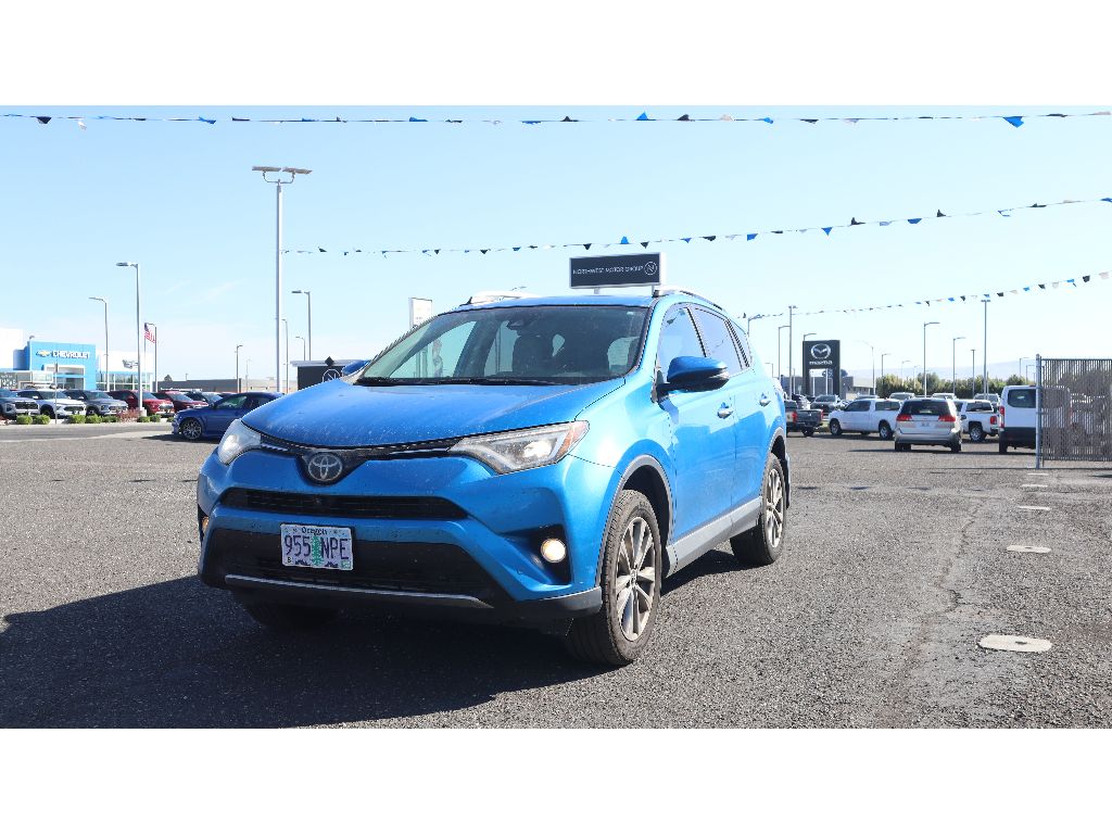 2016 Toyota RAV4 Limited photo 2