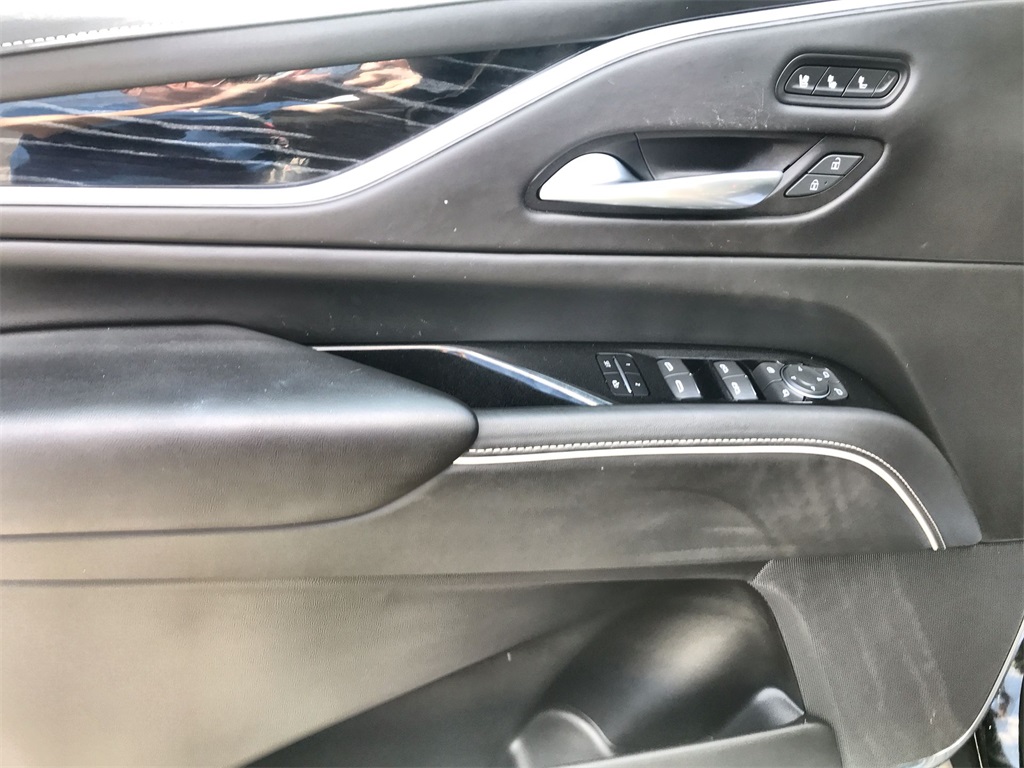 2023 Cadillac Escalade V-Series photo 13