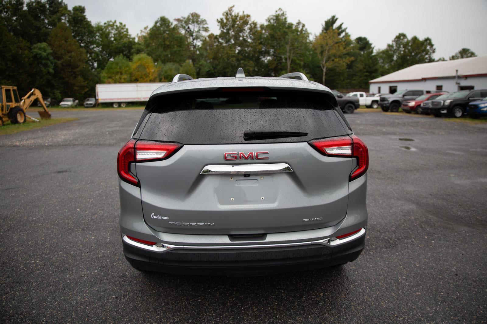 2024 Gmc Terrain SL photo 3