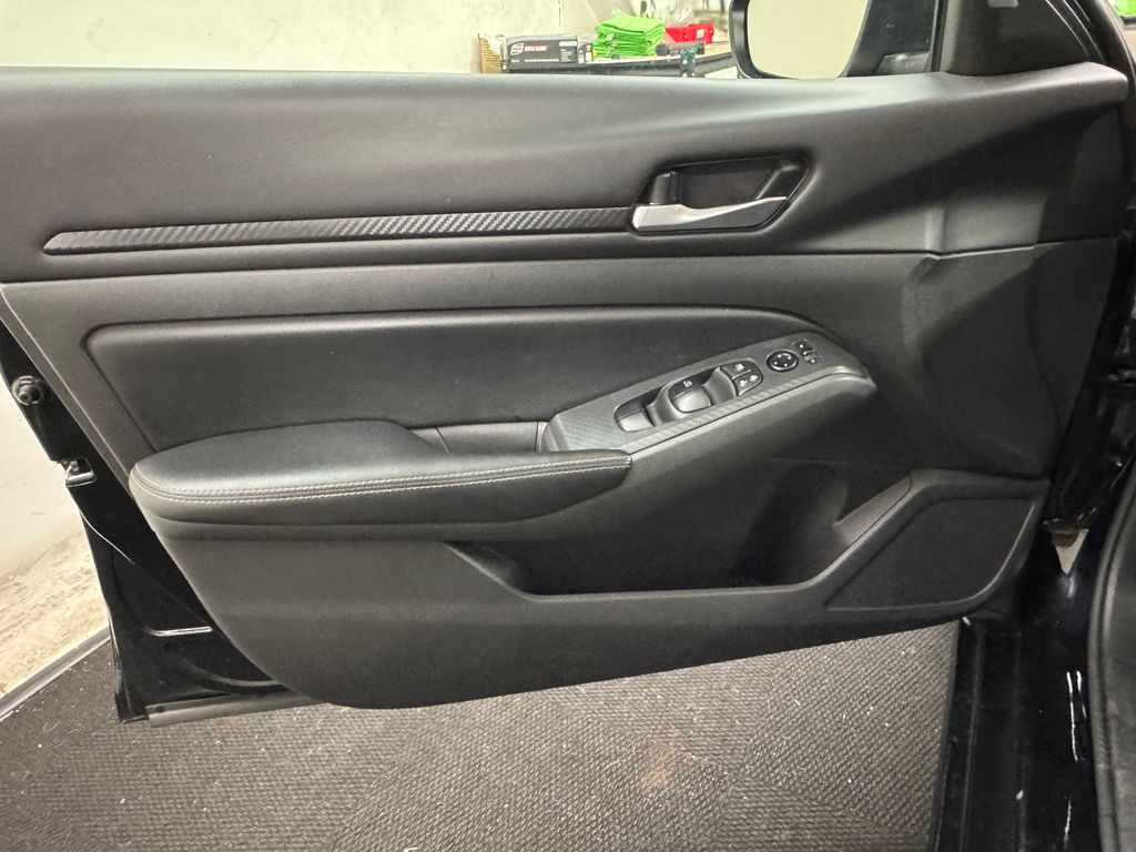 2024 Nissan Altima 2.5 SV photo 14