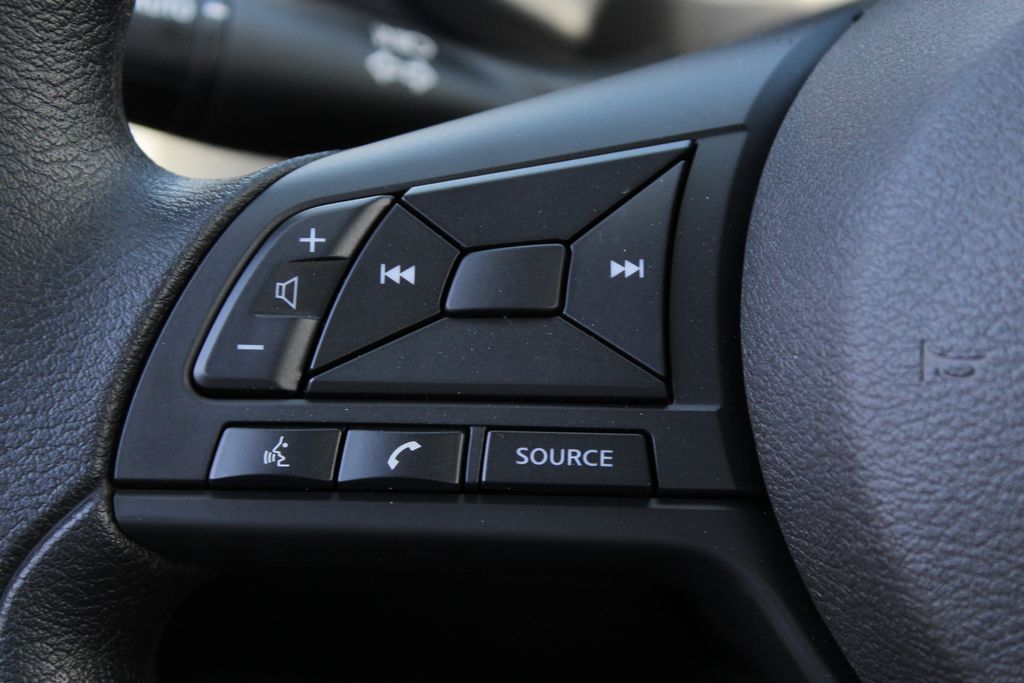 2025 Nissan Kicks Play S photo 22