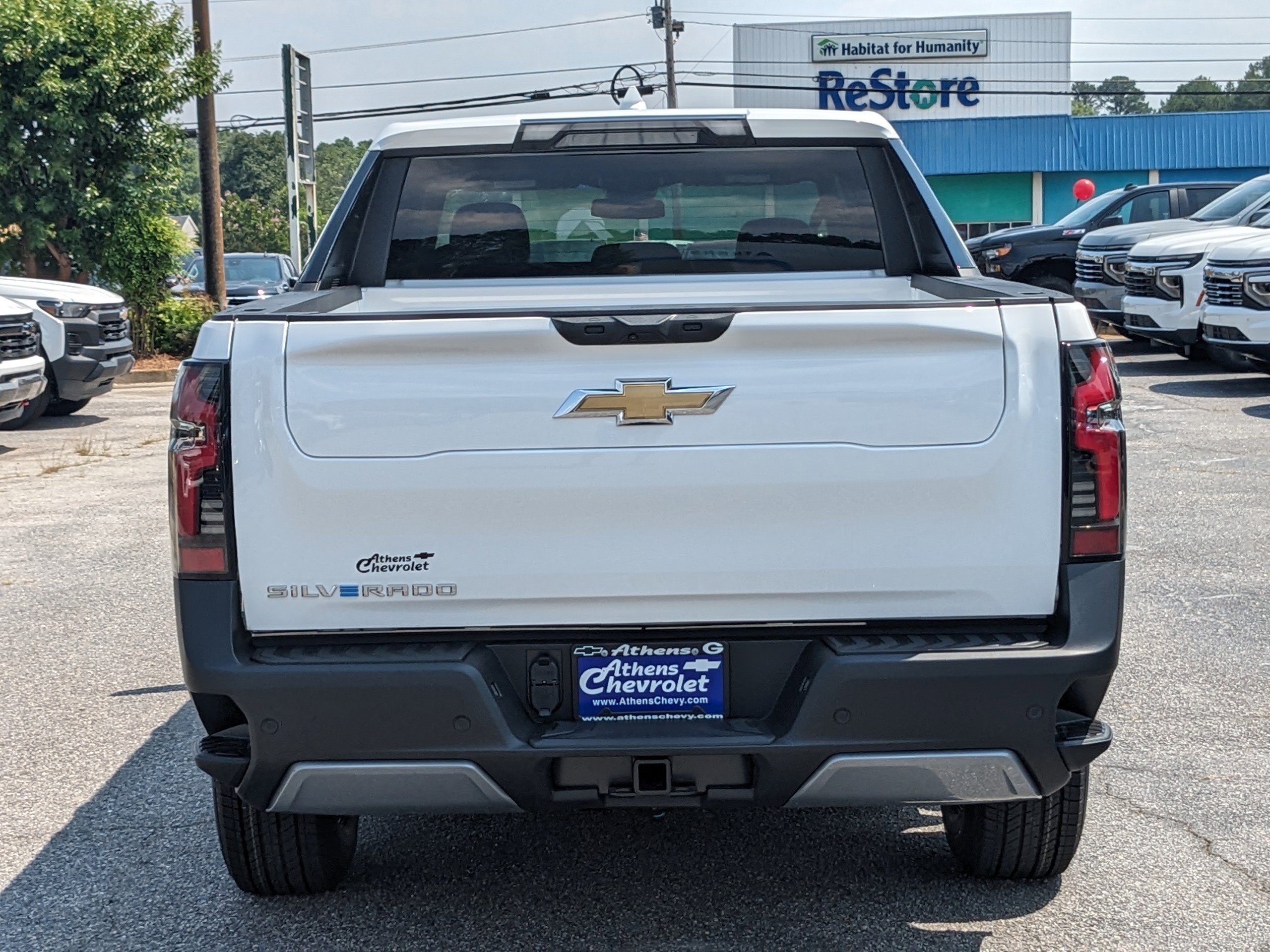 2025 Chevrolet Silverado EV LT photo 5