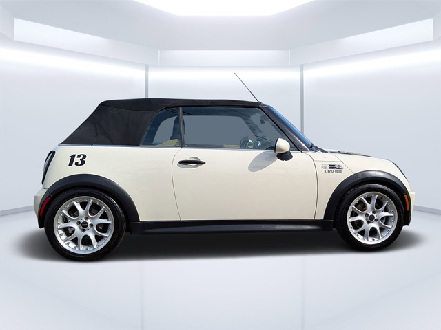 2006 Mini Cooper Convertible S photo 2