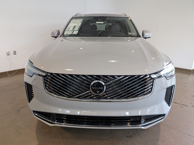 2026 Volvo XC90 Plus photo 2