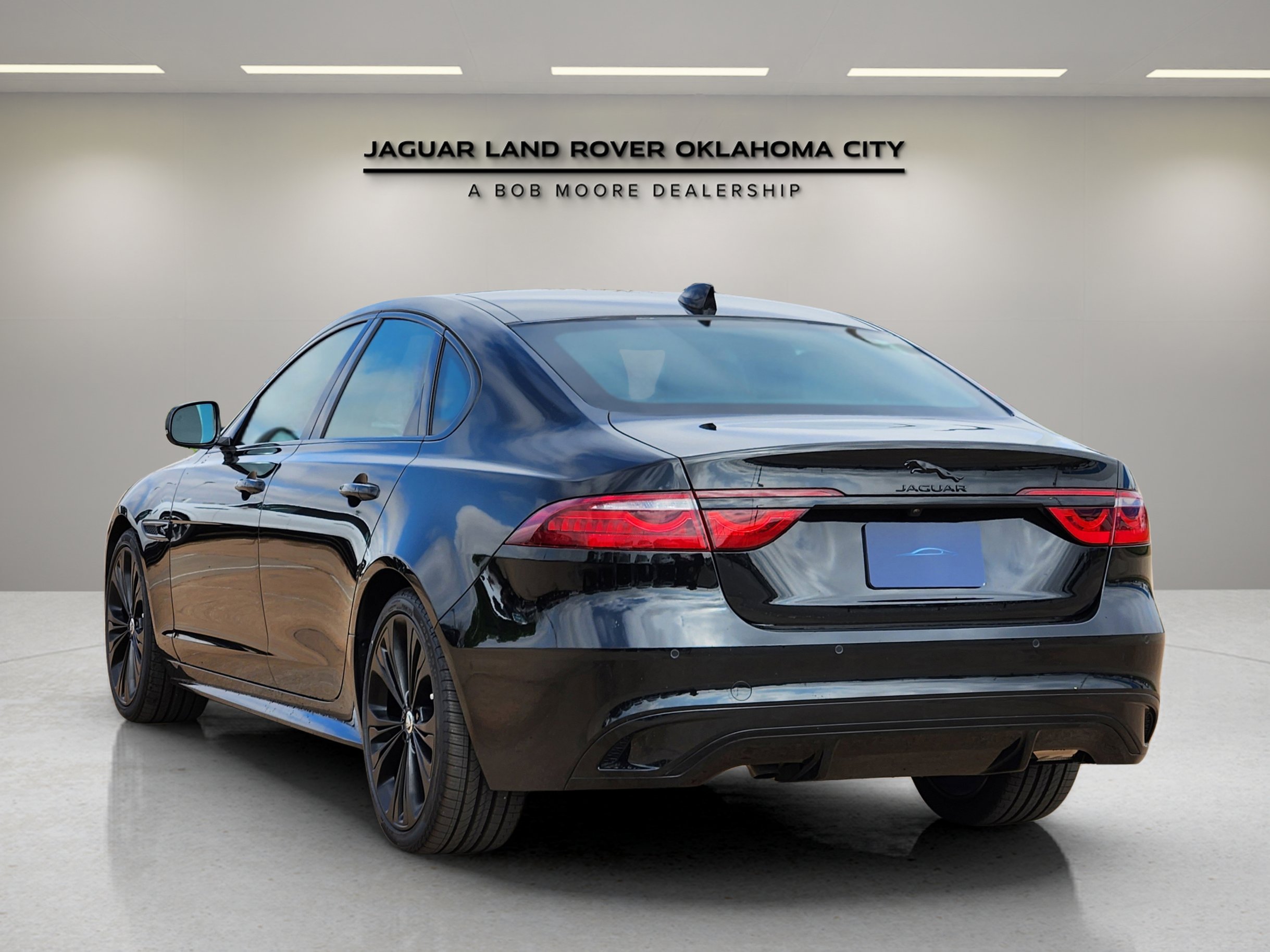 2024 Jaguar XF P300 R-Dynamic SE photo 4