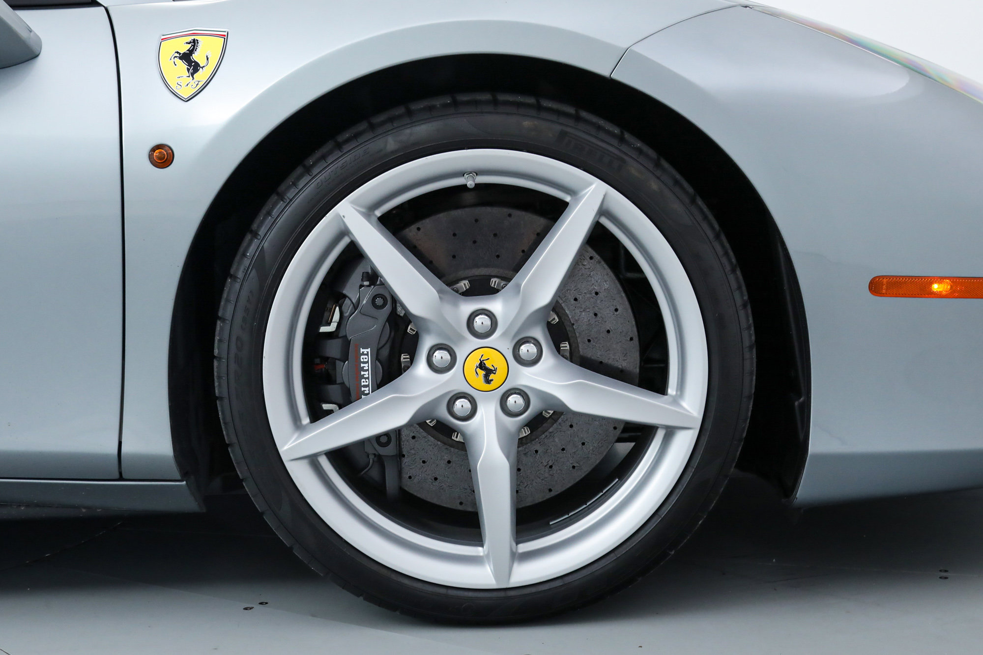 2017 Ferrari 488 Spider photo 37