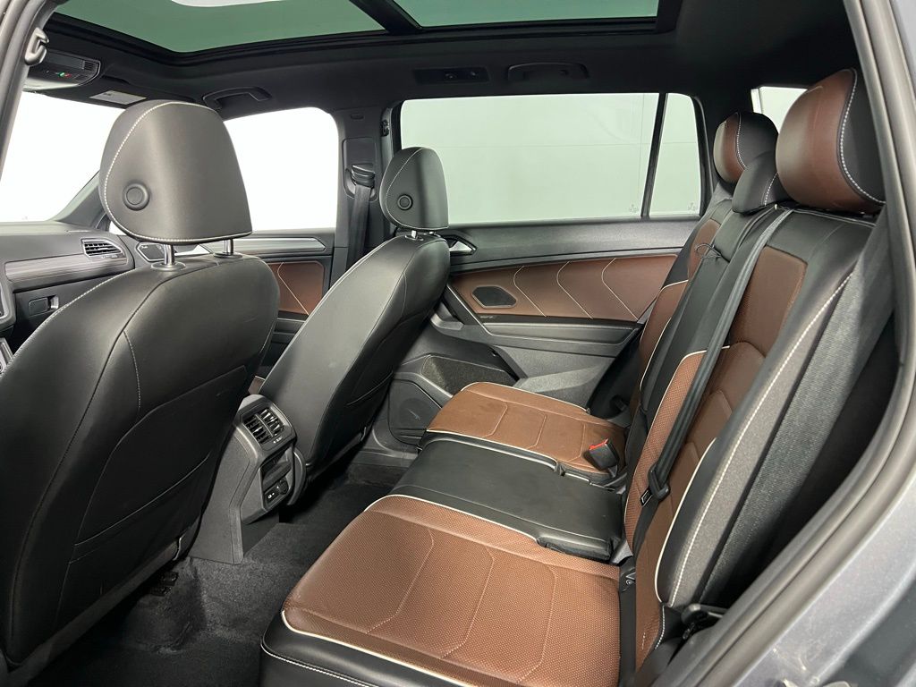 2022 Volkswagen Tiguan SEL Premium R-Line photo 25