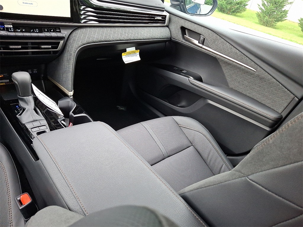 2025 Toyota Camry XLE photo 11