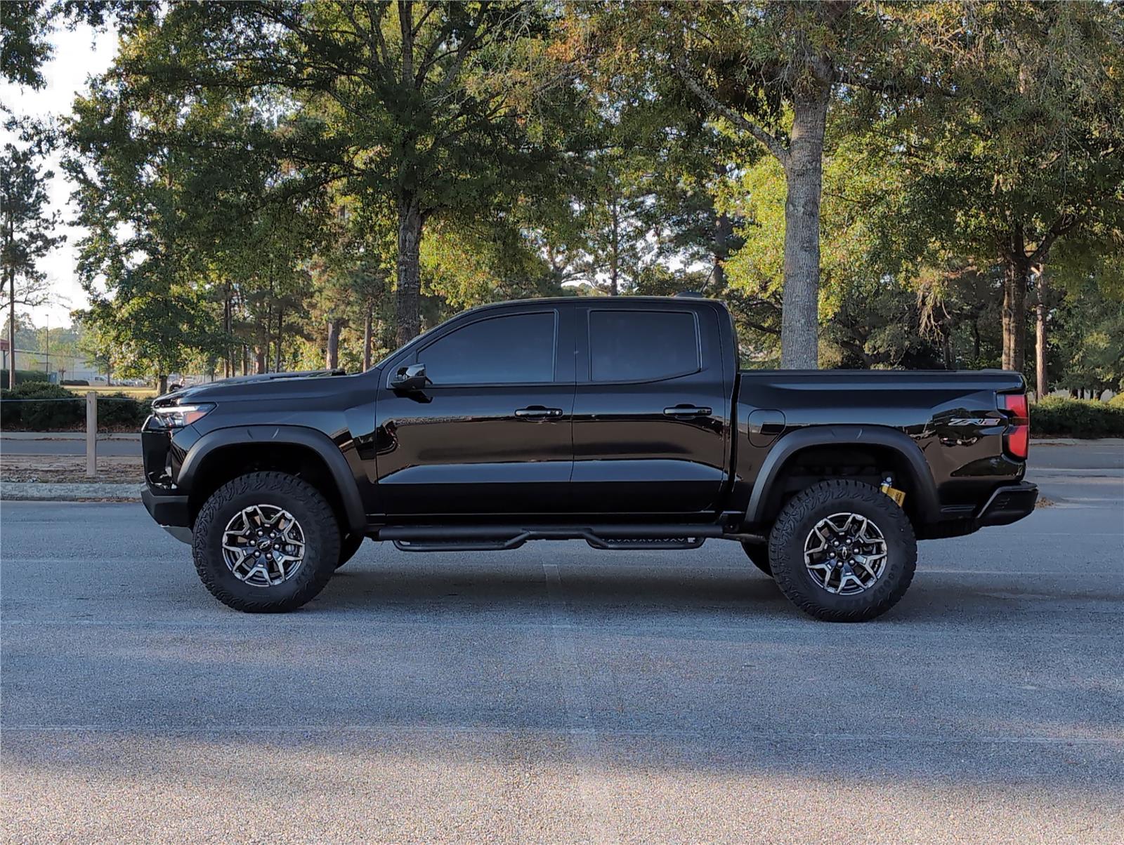 2025 Chevrolet Colorado ZR2 photo 2