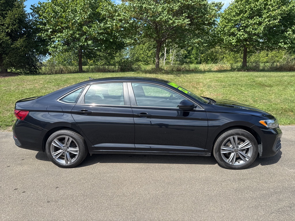2022 Volkswagen Jetta 1.5T SE photo 2