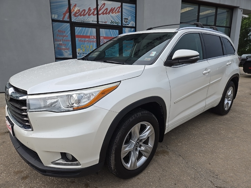 Used 2016 Toyota Highlander Limited with VIN 5TDDKRFH5GS313923 for sale in Kansas City