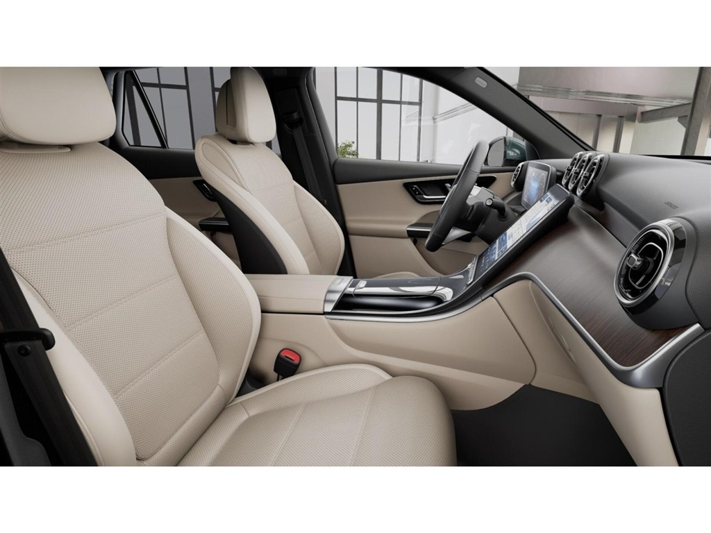 2026 Mercedes Benz GLC 300 4MATIC photo 4