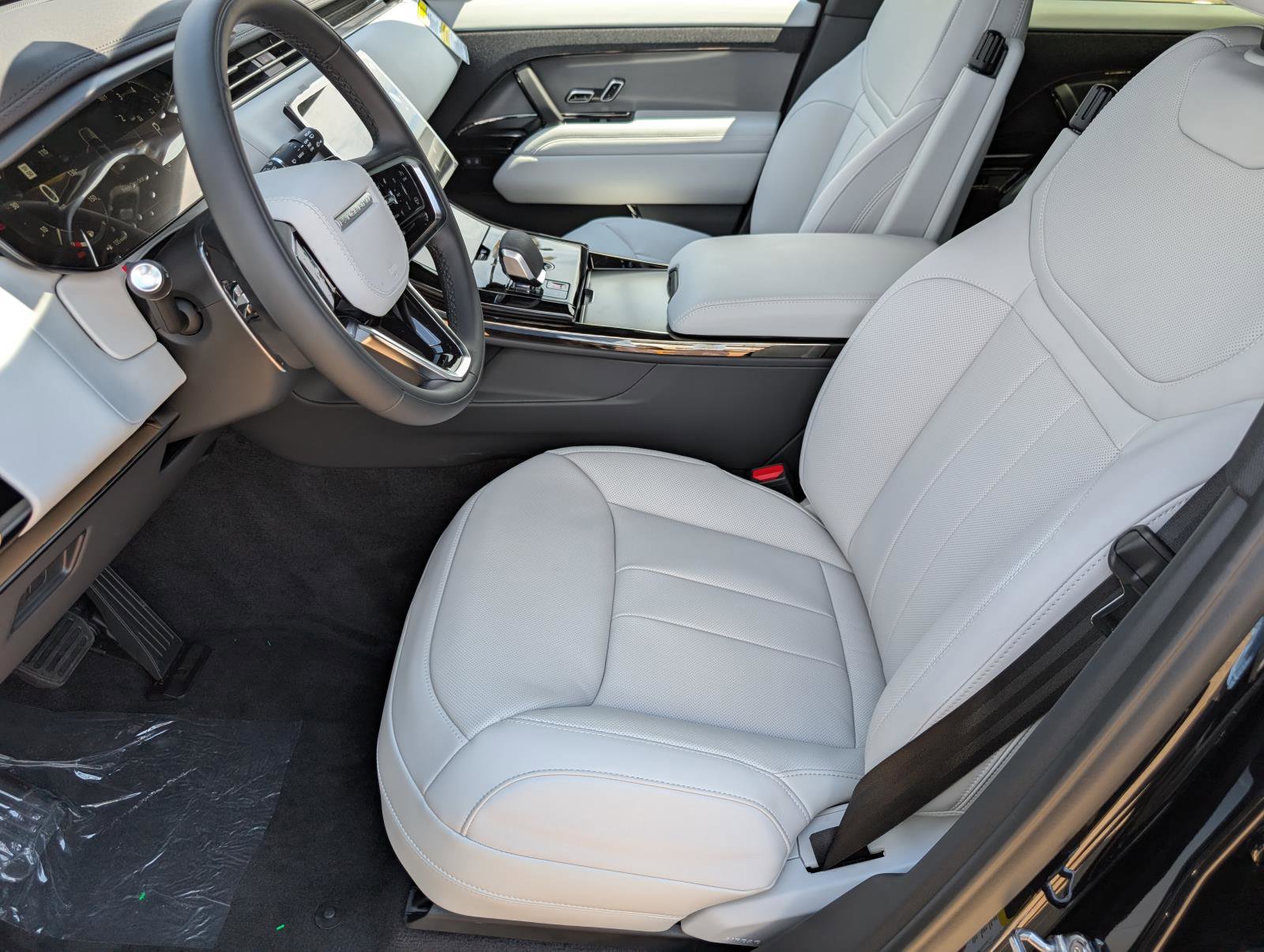 2025 Land Rover Range Rover Sport SE photo 17