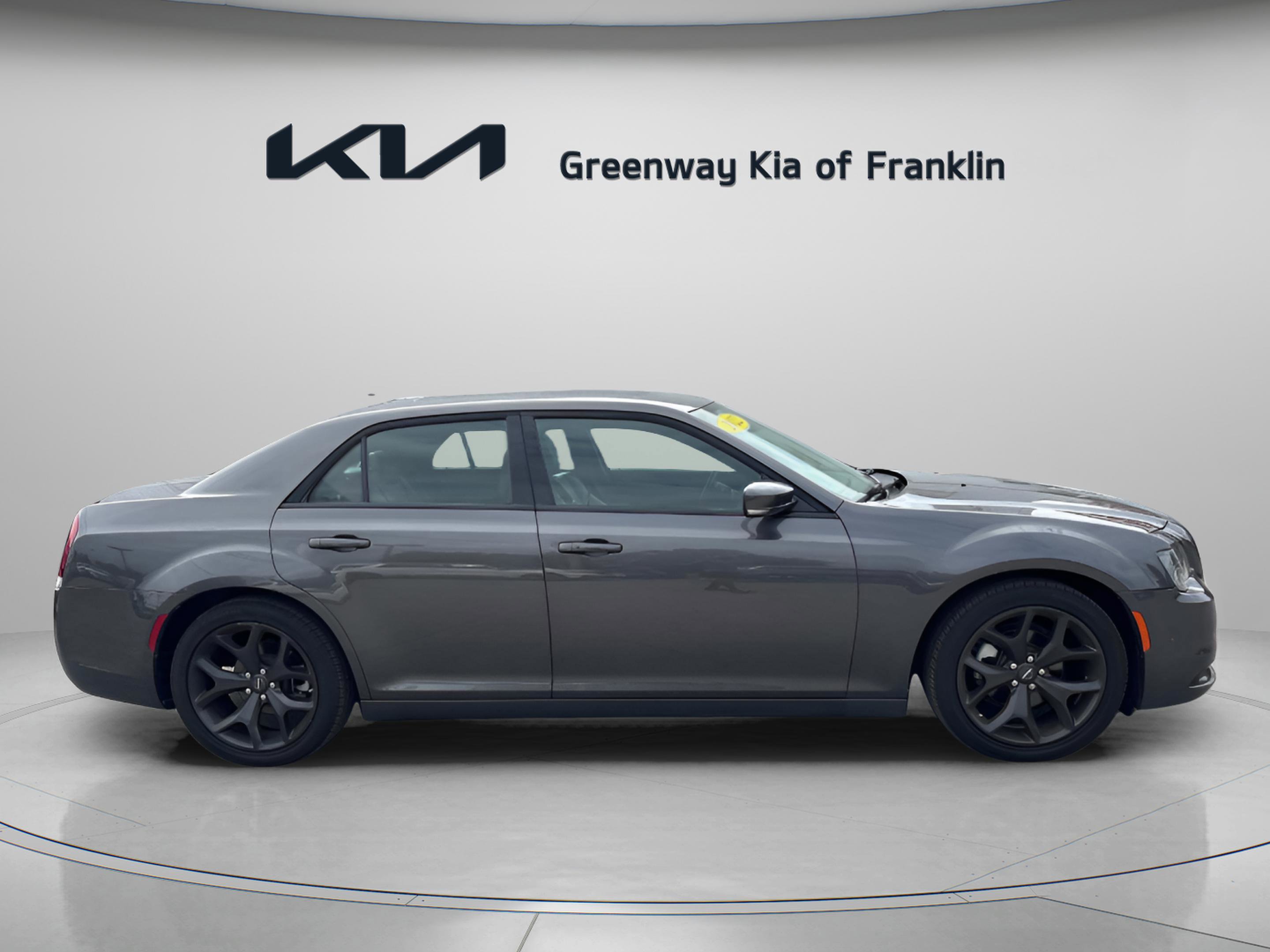 2022 Chrysler 300 S photo 7