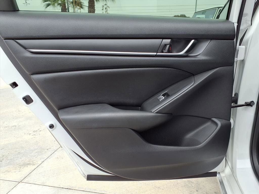 2019 Honda Accord Hybrid EX photo 15