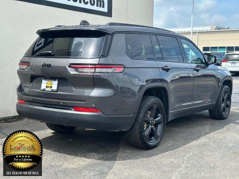 2022 Jeep Grand Cherokee Altitude photo 2