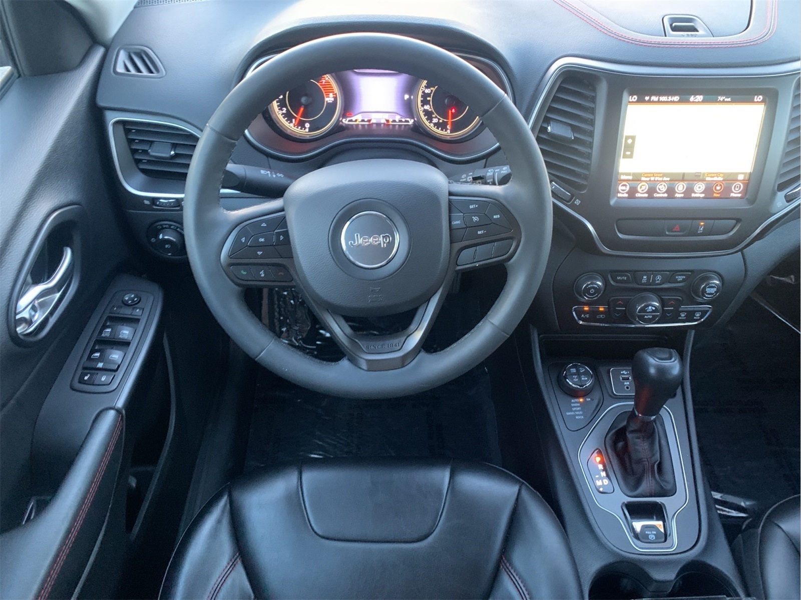 2022 Jeep Cherokee Trailhawk photo 29