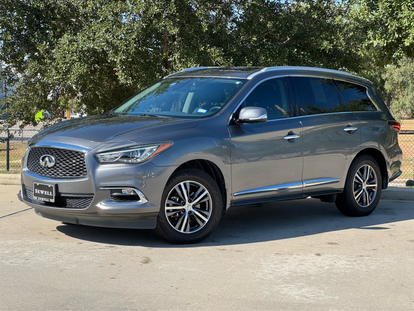 2019 INFINITI QX60 LUXE