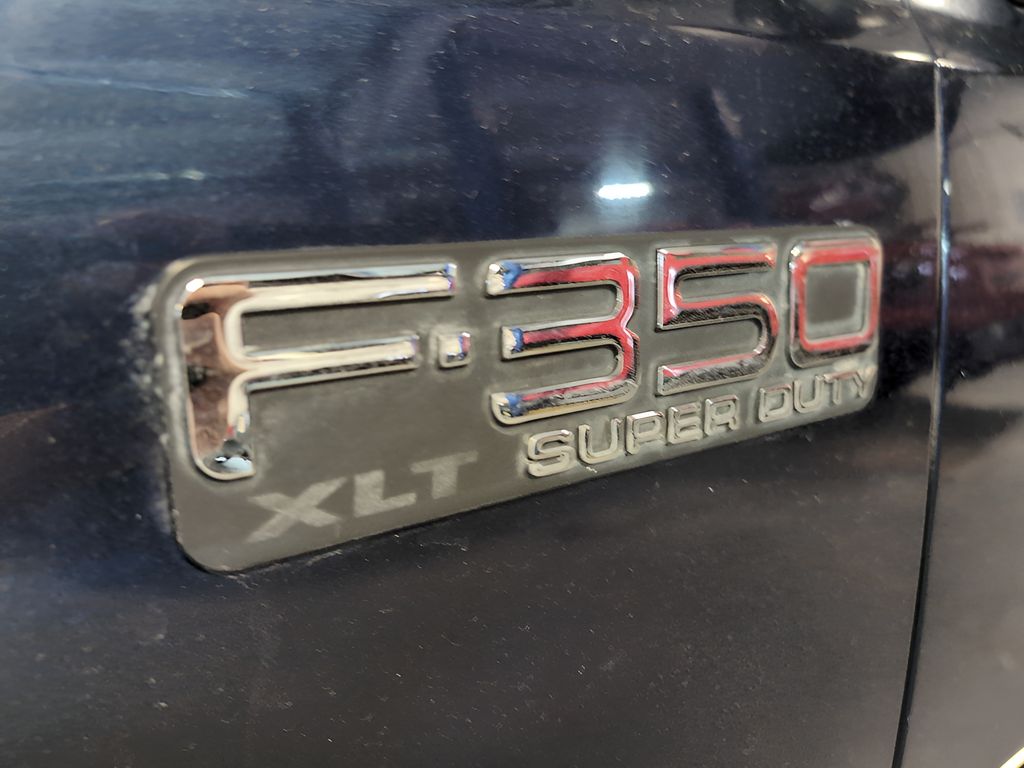 2004 Ford F-350 Lariat photo 19