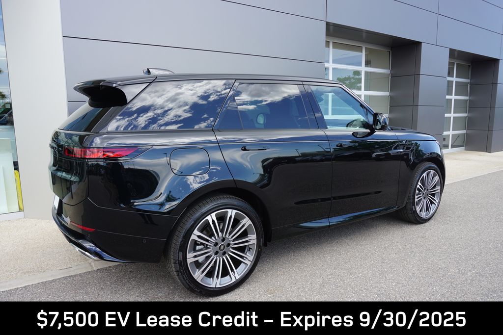 2025 Land Rover Range Rover Sport SE photo 2