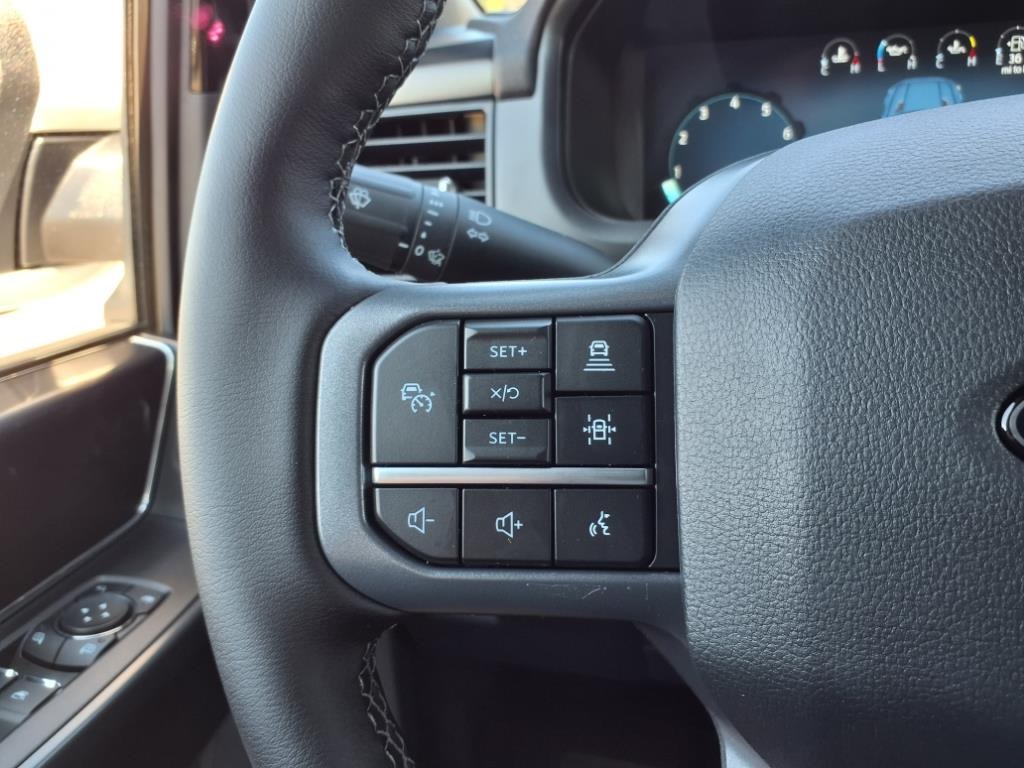 2025 Ford F-150 Lariat photo 18