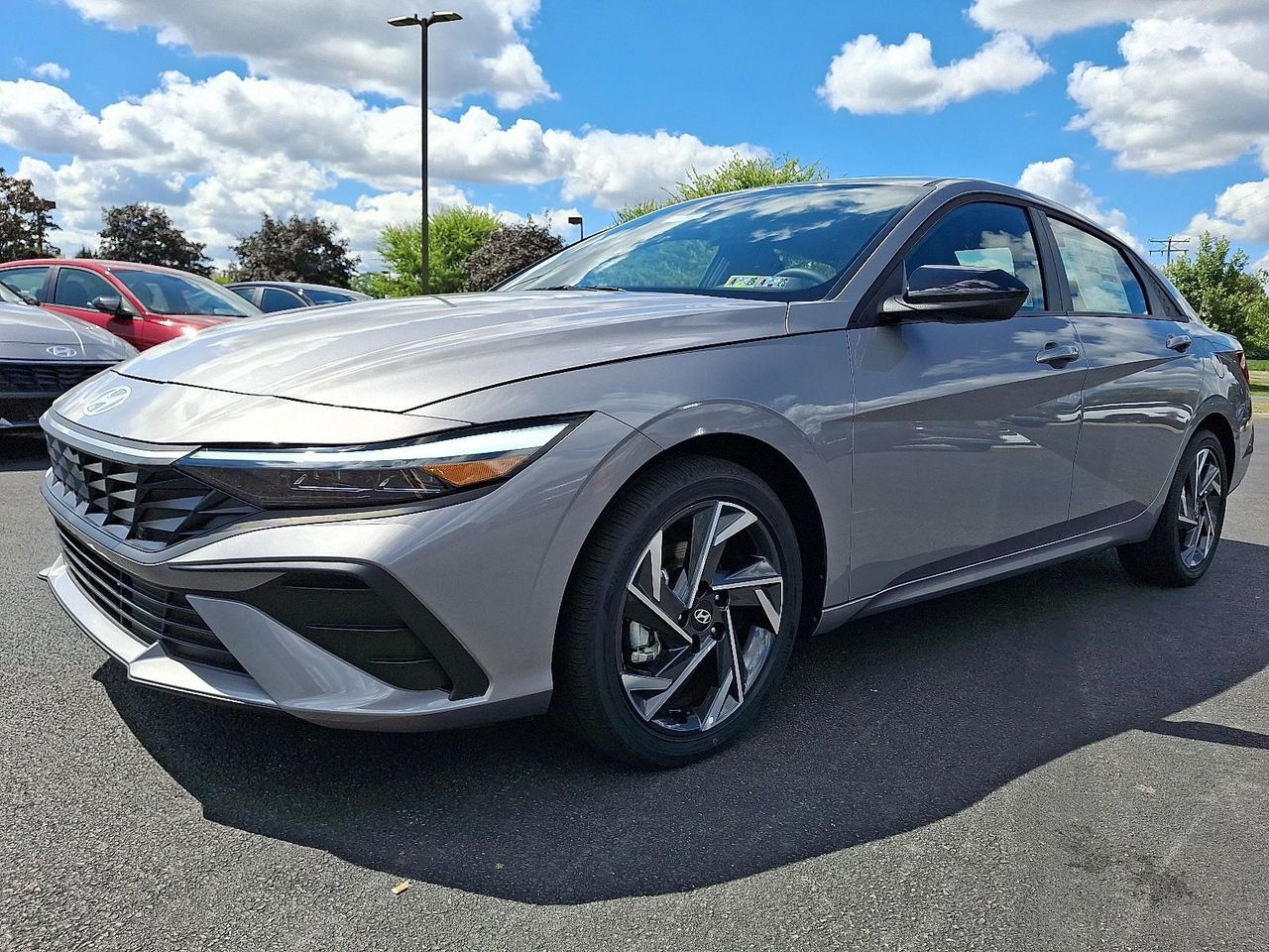 2025 Hyundai Elantra Hybrid SEL Sport photo 2