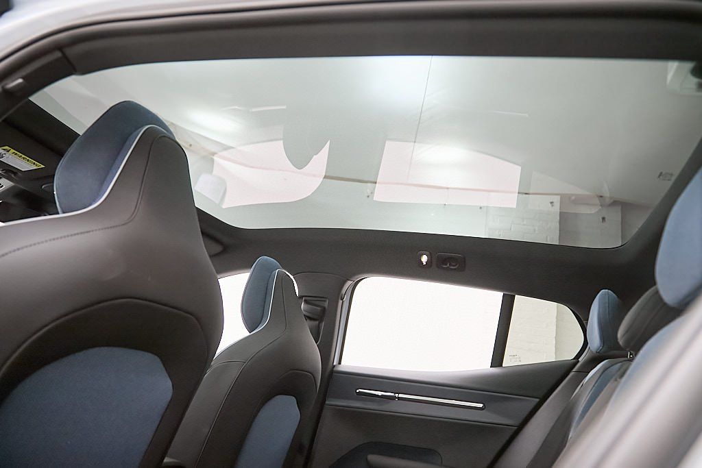 2025 VOLVO EX30 - Image 21