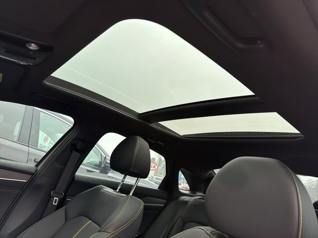 2025 Kia K5 GT photo 4